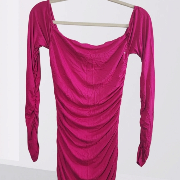 NWOT Endless Rose Off-The-Shoulder Ruched Midi Dress - Picture 6 of 8